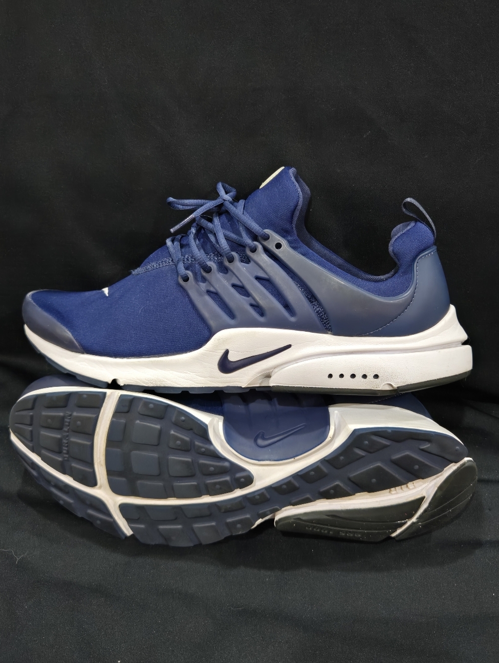 Nike Air Presto Men’s Dark Blue and White Running Sneakers